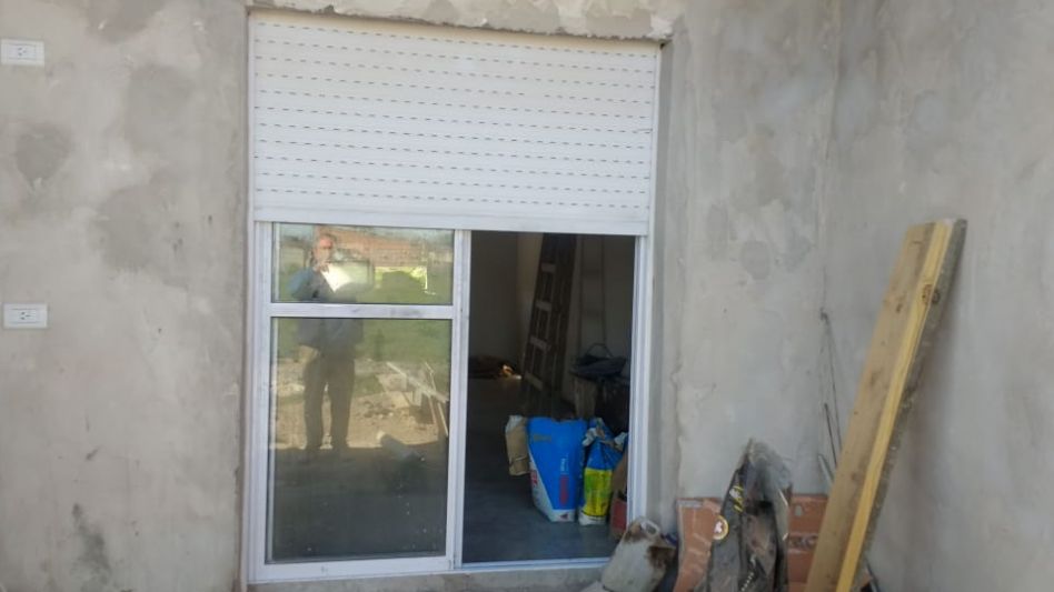 La ventana por la ingresaron los ladrones. 