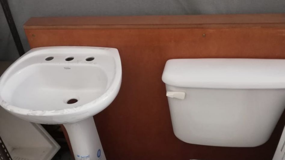 Los artefactos de baño robados.