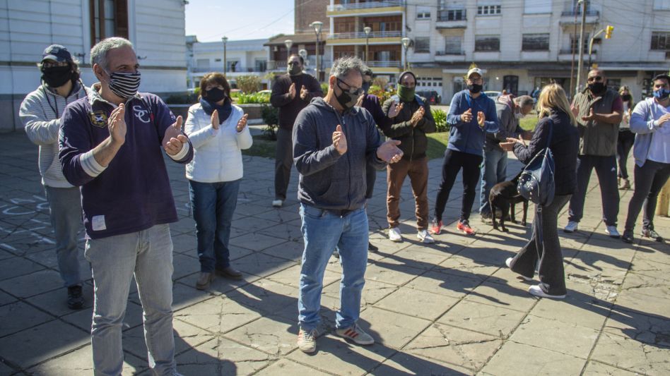 En el veredón municipal culminó la recorrida que comenzó en el Instituto Leopoldo Lugones. NICOLAS MURCIA