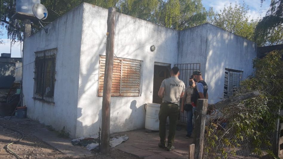 El imputado había sido detenido ayer jueves en Las Flores. Hoy fue indagado y se negó a declarar. FOTOS: CPR AZUL/PBA