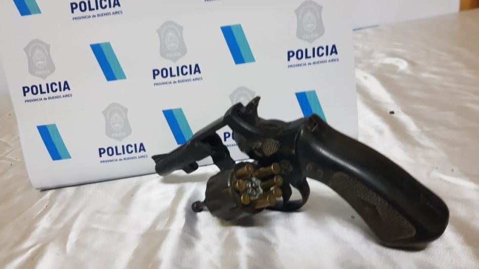Además de marihuana, el allanamiento incluyó el hallazgo y secuestro de un revólver. Los hermanos que fueron aprehendidos declararon ayer. Después, el Fiscal que instruye esta causa penal solicitó a u