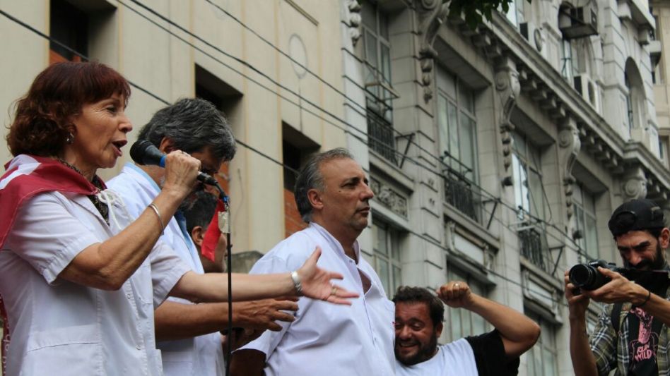 Tras acordar con los docentes, Provincia convocó a los profesionales de la salud