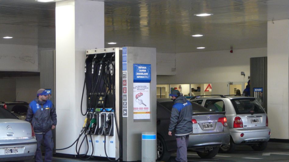 YPF subió el precio de los combustibles un 3,5% promedio en todo el país