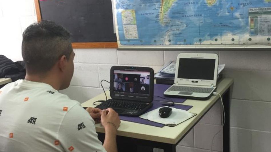 Más de 20 alumnos privados de libertad comenzaron a rendir exámenes virtuales en la UNICEN