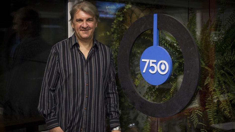 Para ver esta entrevista a Eduardo Caimi se espera la visita de todos al IG@festivalcervantinodeargentina, a las 19, hoy.  