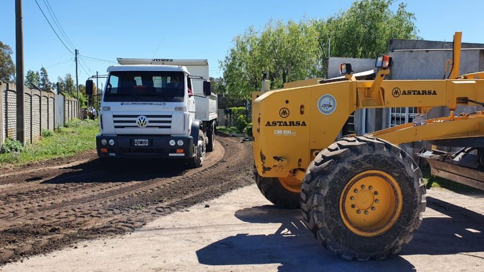 El intendente Capra recorrió obras de mejorado de calles 