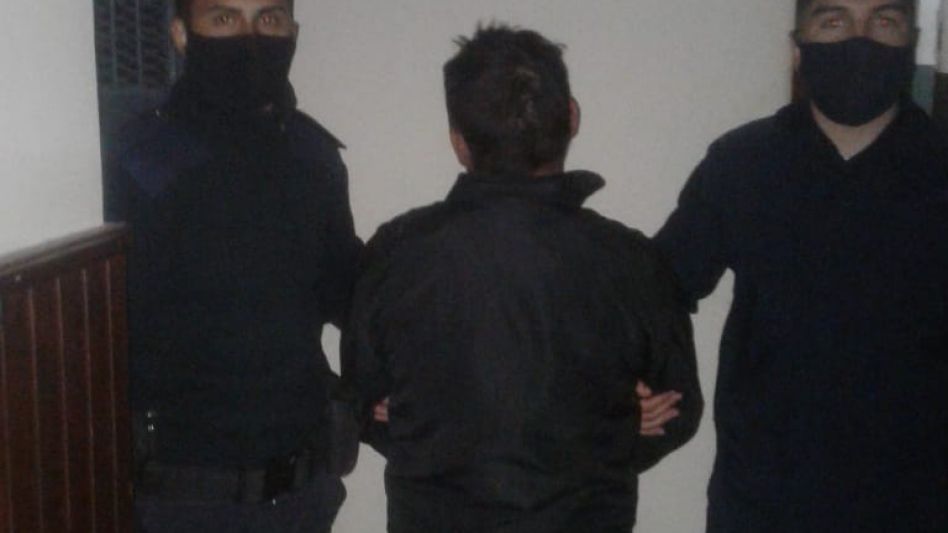 El acusado permanecía en la comisaría primera. Se pidió que su aprehensión sea convertida en detención. FOTOS: CPA/PBA