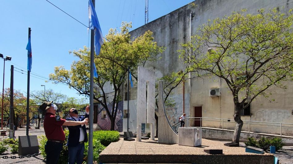  Bicentenario del primer izamiento de la   Bandera Argentina en las Islas Malvinas