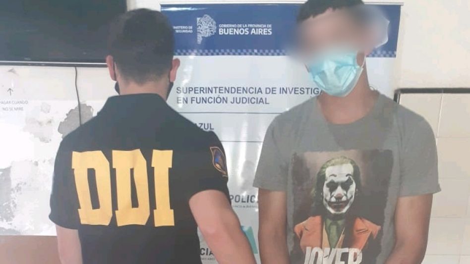 Los dos jóvenes habían sido detenidos anteayer. Uno de ellos permanece en la Seccional Primera de Azul y al otro lo trasladaron a la Estación de Policía Comunal de General Alvear. FOTOS: DDI AZUL/PBA