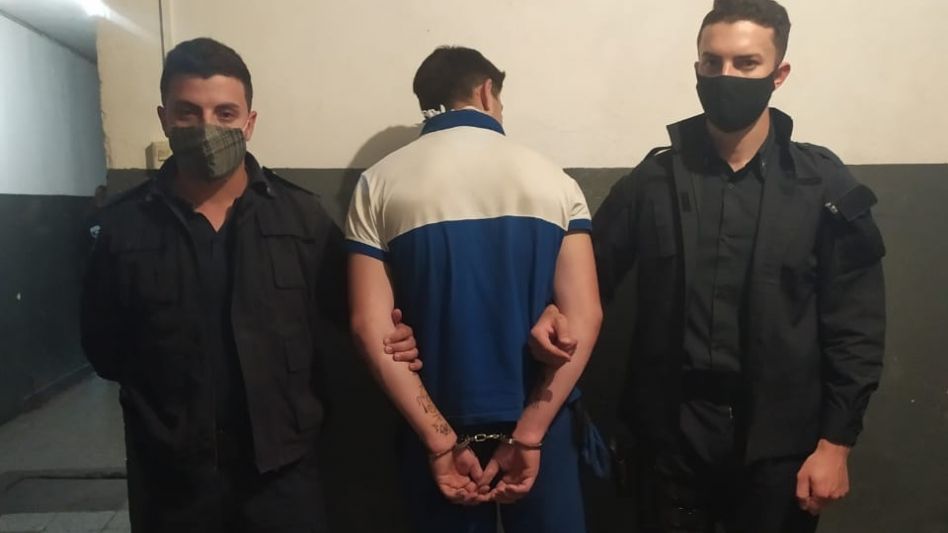 Un azuleño quedó detenido por un intento de robo en el hipermercado ?Cooperativa Obrera?. El hecho había ocurrido durante las primeras horas del pasado domingo. FOTOS: CPA/PBA
