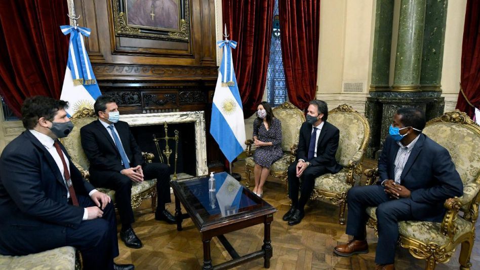 Massa al FMI: "No le pueden pedir al que quiere pagar lo que no le exigieron al que pidió la plata"