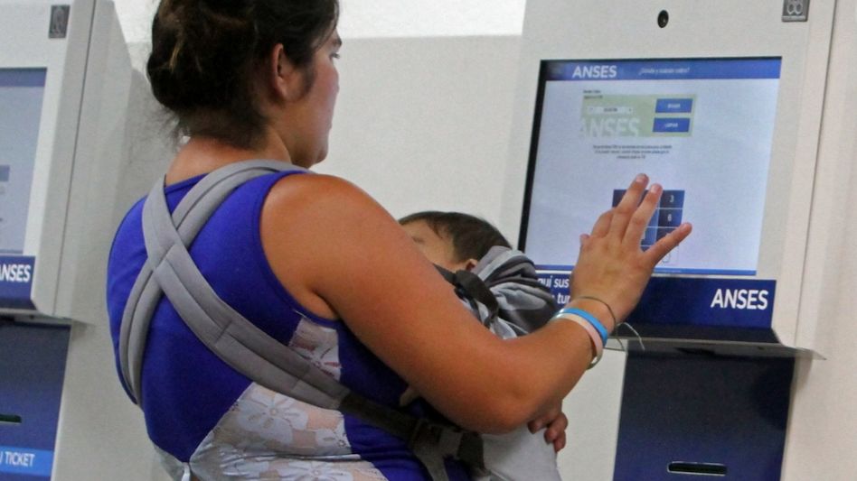 AUH: en diciembre, cada beneficiario cobrará unos $ 6.000 extra