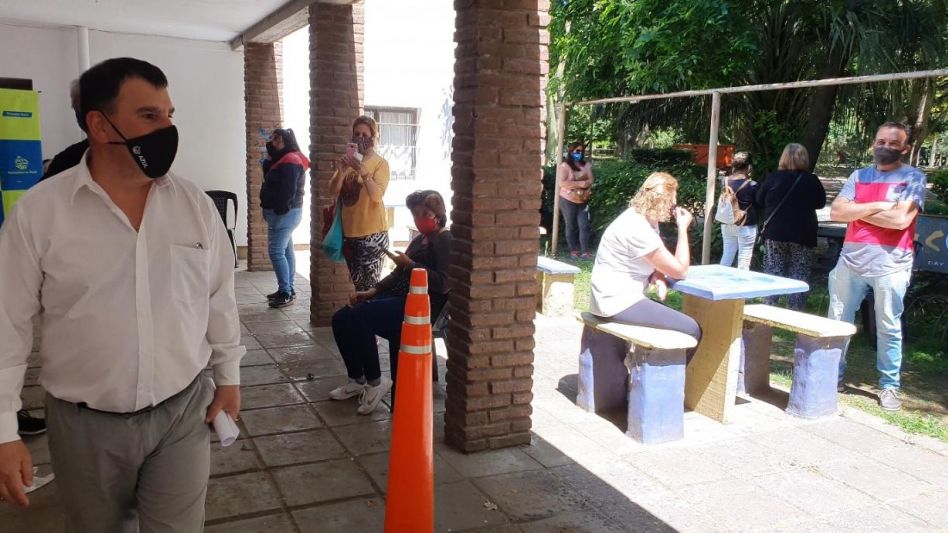 Bertellys durante la recorrida que hizo de la jornada del Rastrear en el Parque Municipal. PRENSA MUNICIPAL