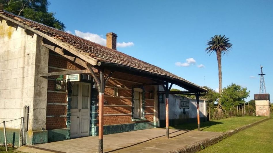 Resistencia ferroviaria: mantener las vías y soñar con la vuelta del tren