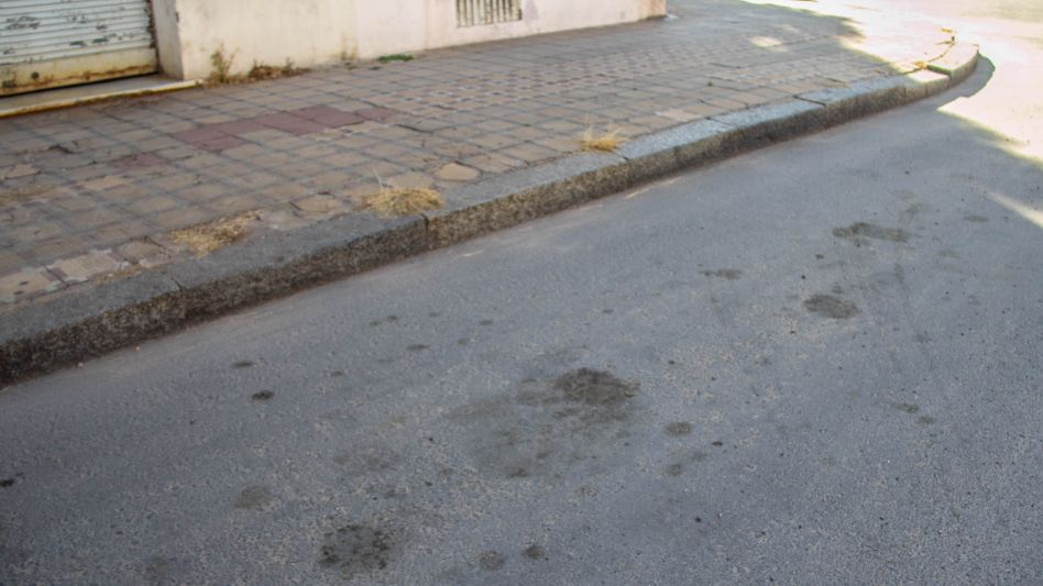 Sobre la calle Leyría, en cercanías al cruce con San Martín, este intento de femicidio sucedió minutos después de la hora 19 del martes pasado. ANGIE DÍAZ JACQUOT  