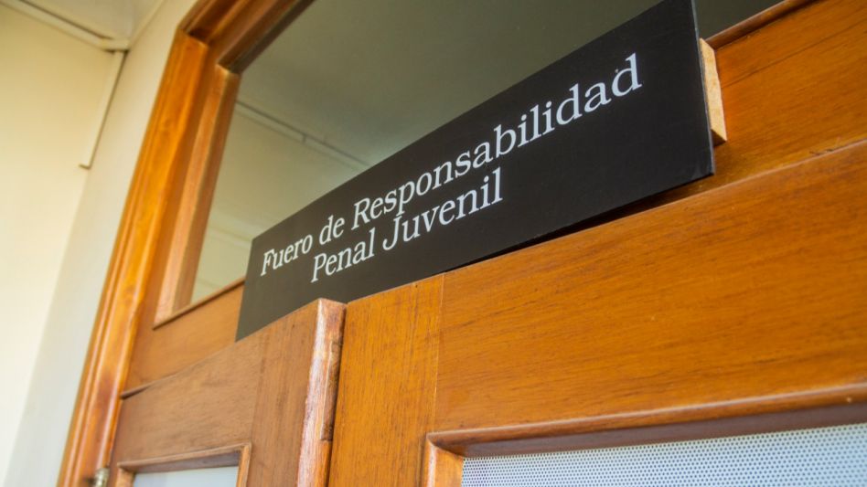 En una audiencia virtual desarrollada hoy desde los tribunales le fue dictada la prisión preventiva al adolescente que el martes atacó a puñaladas a una chica de 13 años. FOTO: NICOLÁS MURCIA