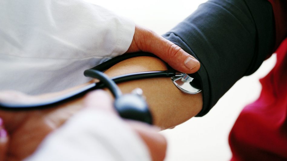 Relacionan al aislamiento con la hipertensión arterial severa