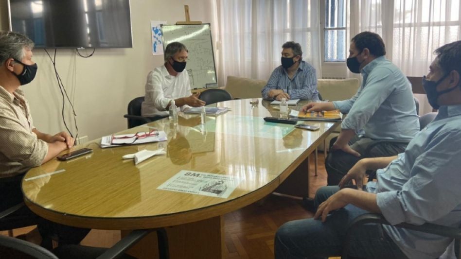 El concejal se reunió con el subsecretario de Recursos Hídricos, Guillermo Jelinski, para dialogar de la puesta en valor y reacondicionamiento del sistema cloacal de Cacharí.