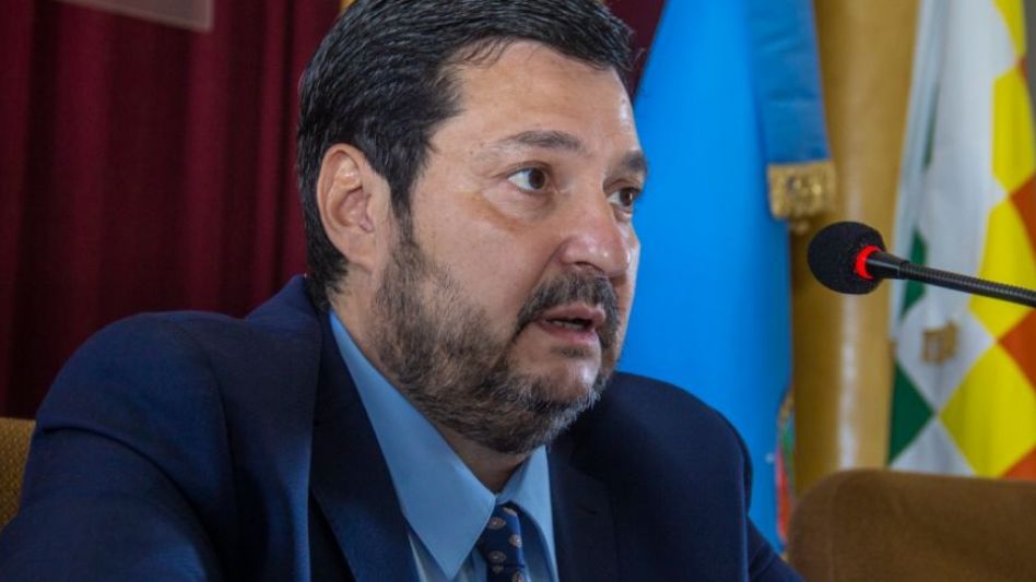 "Tomamos medidas que pueden ser antipáticas para algunos, pero tenemos que defender las camas de nuestro hospital"