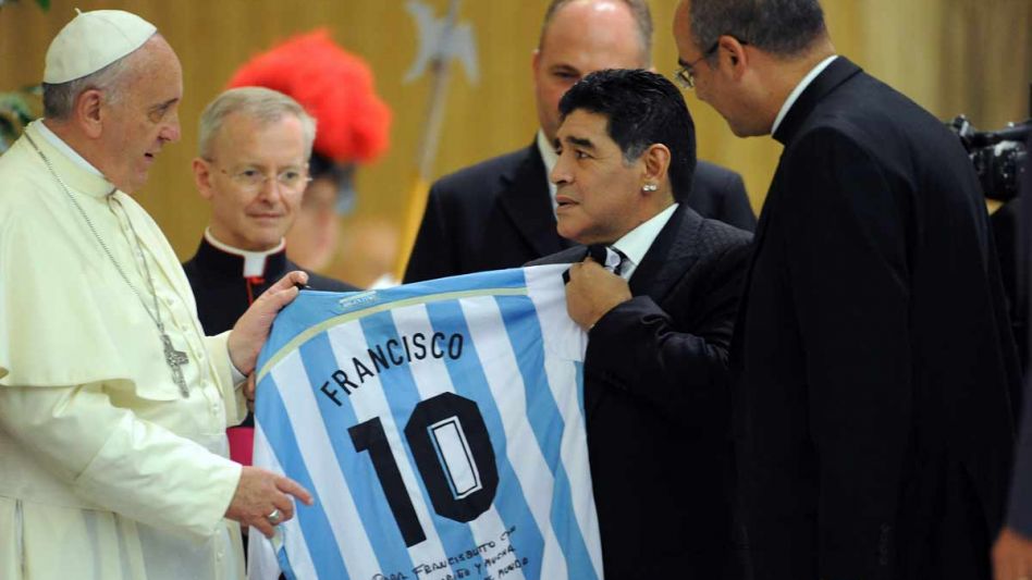 El Papa Francisco recordó "con afecto" sus encuentros con Maradona