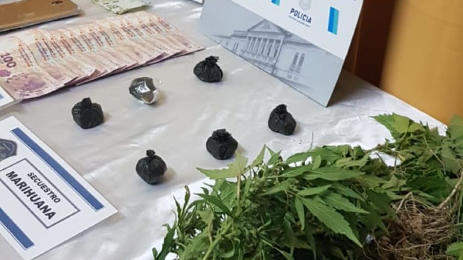 Lo acusan de vender drogas y quedó detenido