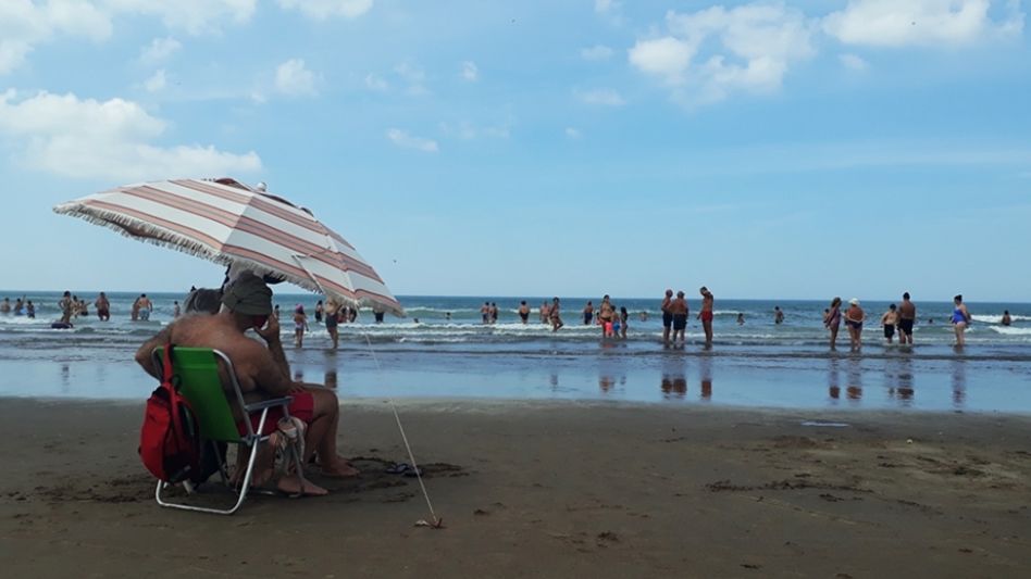 Este verano habrá que tomar medidas de distanciamiento social para disfrutar de la playa y el mar.