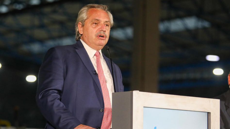 Fernández: "De la pobreza no se sale con el auxilio del Estado a través de planes"