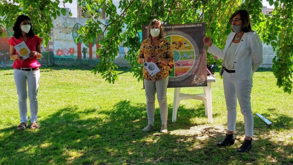 La decana Liliana Monterroso durante uno de los talleres que realizó la Facultad de Agronomía.