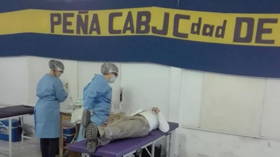 Luego de superar la entrevista con las profesionales de la salud, 16 azuleños donaron sangre para el Hospital Materno Infantil.