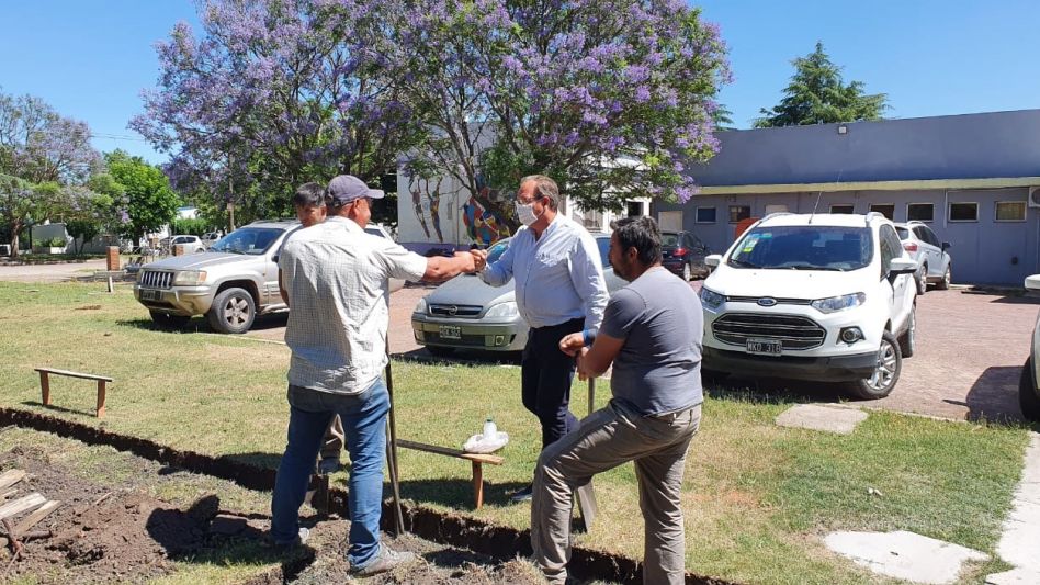 El intendente Capra recorrió el inicio   de las obras en el Hospital Municipal