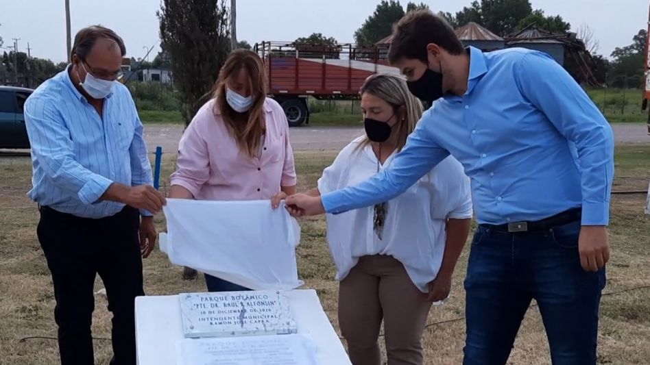 El jueves pasado, en horas de la tarde, se llevó a cabo el acto de imposición de nombre al Parque Botánico de la Av. 9 de Julio: ahora se llama 
