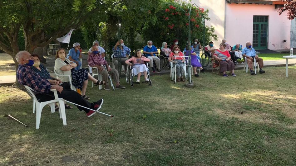 Espectáculo musical en el Hogar de Ancianos