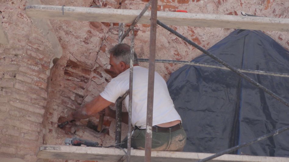 Gerardo Lamberti trabajando en Catedral. 