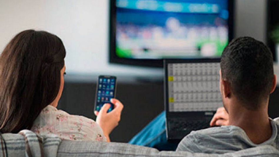 Entró en vigencia el Plan Básico Universal para brindar telefonía, Internet, TV paga a precios bajos
