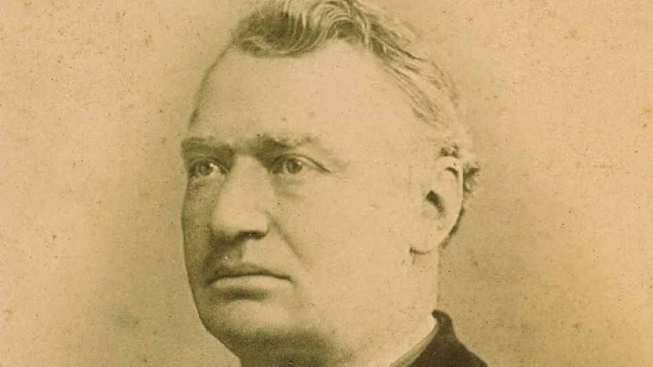 El Padre Jorge María Salvaire, procedente de Luján, arribó al Azul el 5 de enero de 1874 con intenciones de catequizar e impartir los sacramentos.