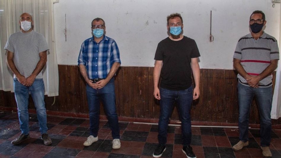 El diputado provincial Valicenti, el concejal Propato, el diputado provincial y presidente de la cámara baja, Federico Otermín y el titular de la UGLXXX de PAMI, Nelson Sombra. NICOLAS MURCIA