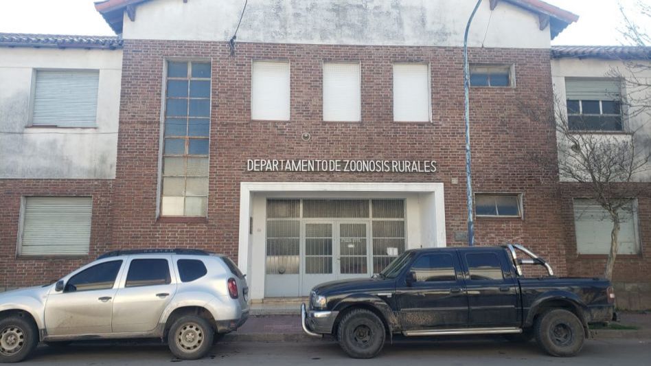 La sede Zoonosis Rurales es uno de los puntos donde los vecinos se pueden asesorar y realizar la pre inscripción para recibir la vacuna contra el COVID-19.