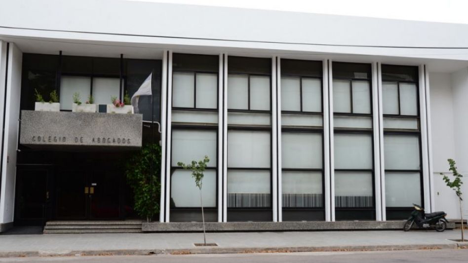 La sede central del Colegio de Abogados del Departamento Judicial de Azul. ARCHIVO/EL TIEMPO