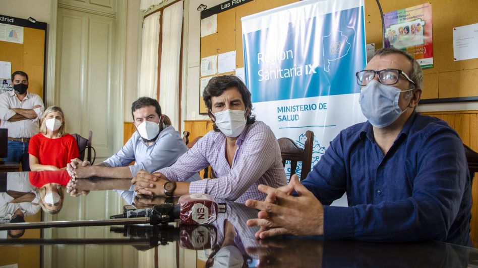 El viernes a la mañana en la sede de Región Sanitaria IX se presentó la mesa de gestión para el segundo tramo de la campaña de vacunación contra el COVID-19.
