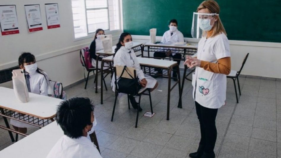 Trotta: "No existe infraestructura que pueda permitir la presencialidad absoluta en las aulas"