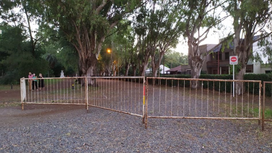 Otro de los lugares donde la Comuna utilizó vallas para evitar el acceso de vehículos.