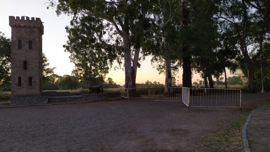 El sector del Torreón se encuentra vallado para evitar la circulación en esa zona del Parque Municipal.