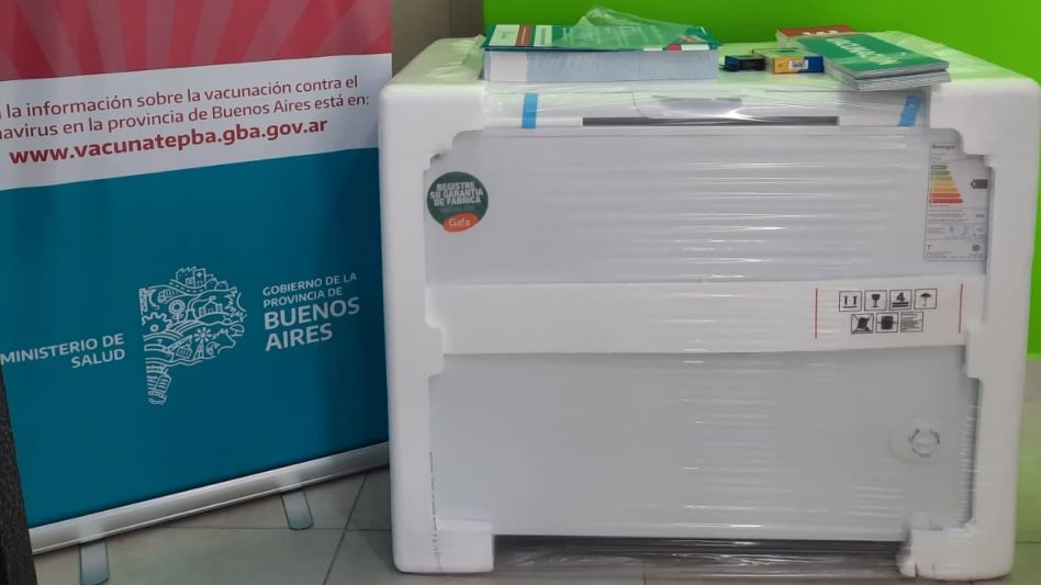 El freezer que llegó para ser utilizado en la Escuela 14.