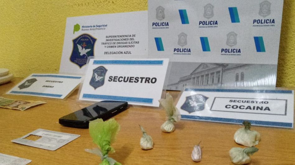 Un joven que tenía varias dosis de cocaína está detenido