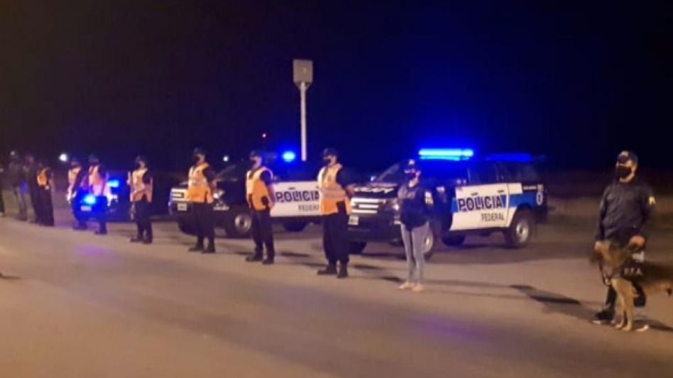 Agentes de la Federal continúan desarrollando en la ciudad operativos. FOTOS: POLICÍA FEDERAL/DELEGACIÓN AZUL