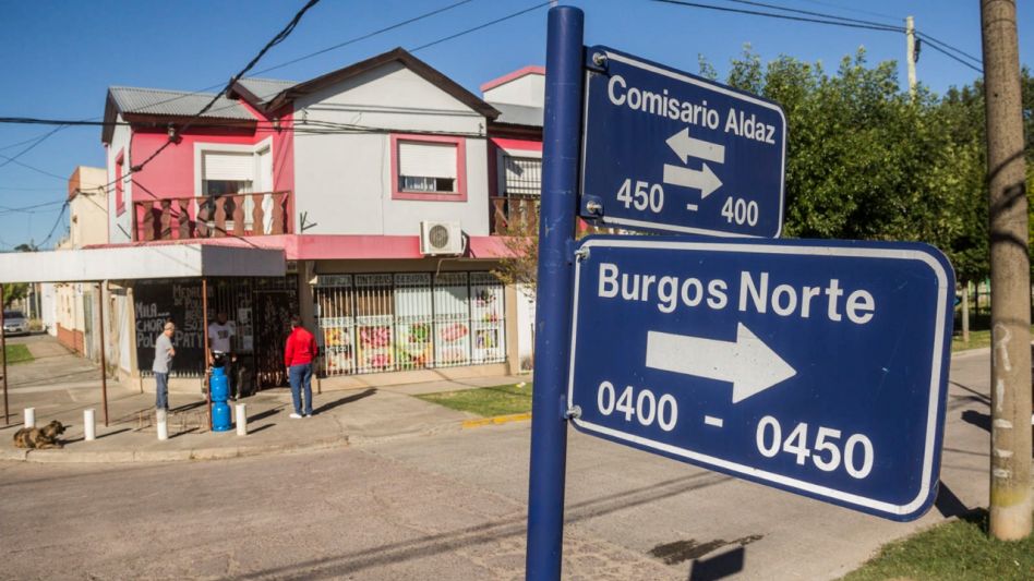 Burgos Norte y Aldaz, la esquina donde está situado el autoservicio donde ayer por la mañana se produjo un nuevo y violento robo a mano armada. NICOLÁS MURCIA 