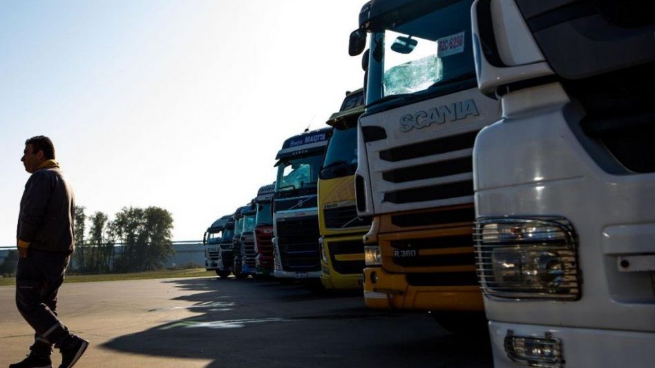Transportistas acuerdan, sin autoconvocados, aumento del 22,5% en tarifa para el agro