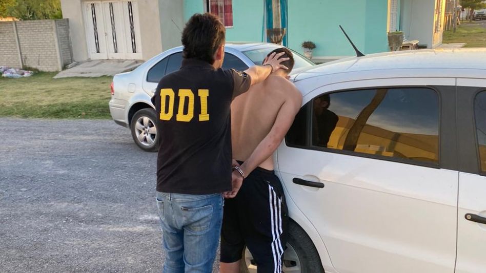 El joven imputado, a quien ayer le dictaron la prisión preventiva. La imagen corresponde a meses atrás, cuando en el marco de la instrucción de otra causa penal también había sido detenido. ARCHIVO/EL