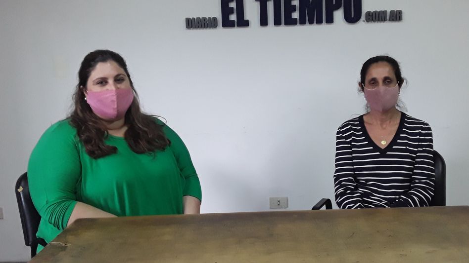 Gisele Oxoby y Mónica Seminara cuando visitaron la redacción de EL TIEMPO y brindaron detalles sobre la carrera. AGUSTÍN SCALCINI