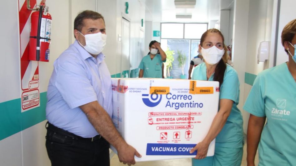Zárate: multas de $8 millones para políticos que se vacunen indebidamente